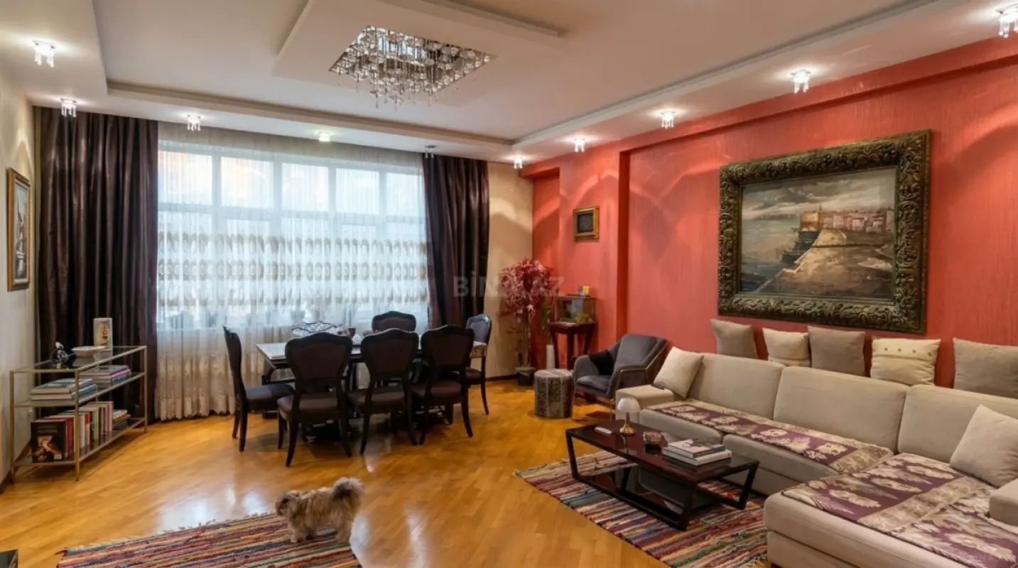 Satılır 3 otaqlı mənzil 160 m²