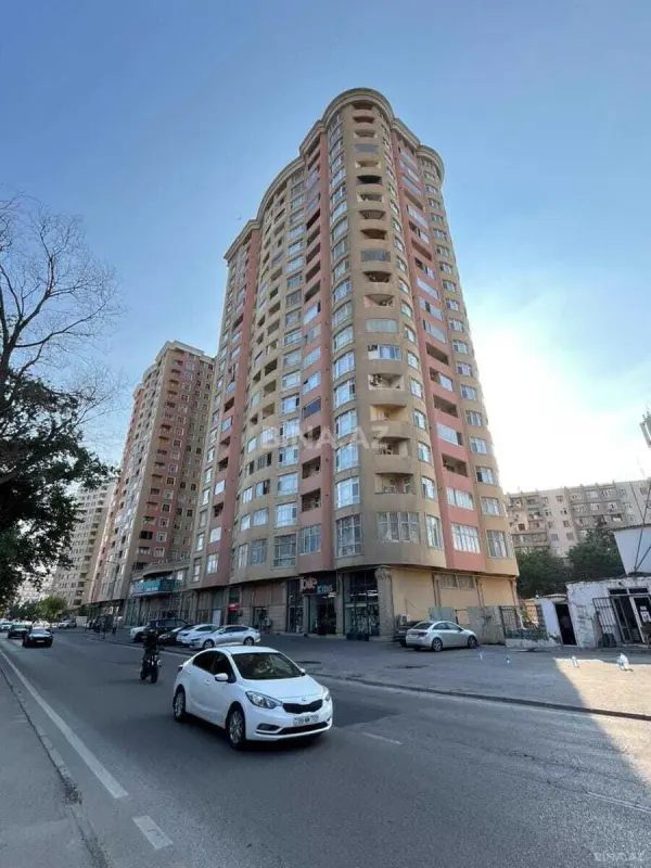 Satılır 3 otaqlı mənzil 138 m²