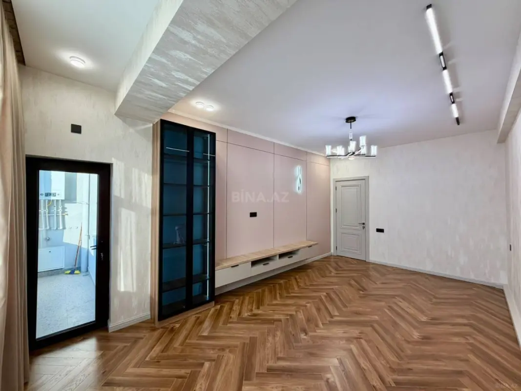 Satılır 2 otaqlı mənzil 74 m²
