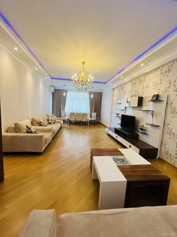 Kirayə verilir 2 otaqlı mənzil 110 m²
