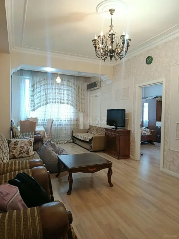 Satılır 3 otaqlı mənzil 120 m²