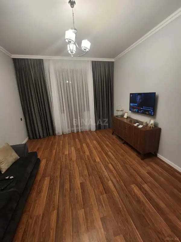 Kirayə verilir 2 otaqlı mənzil 80 m²