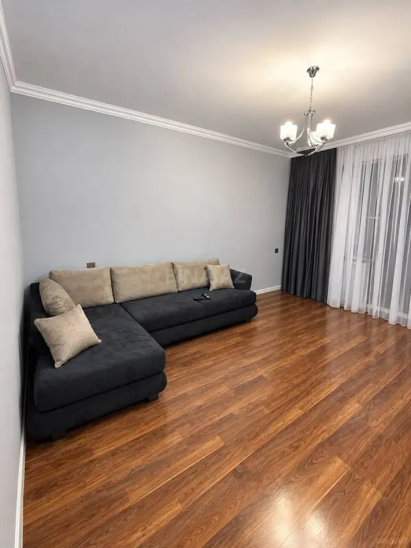 Kirayə verilir 2 otaqlı mənzil 74 m²