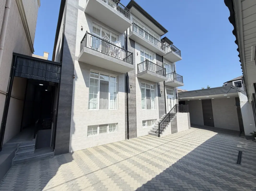 Satılır 7 otaqlı həyət evi 655 m²