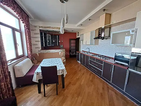 Kirayə verilir 3 otaqlı mənzil 170 m² — Bakı 3 otaq 170.00 m²