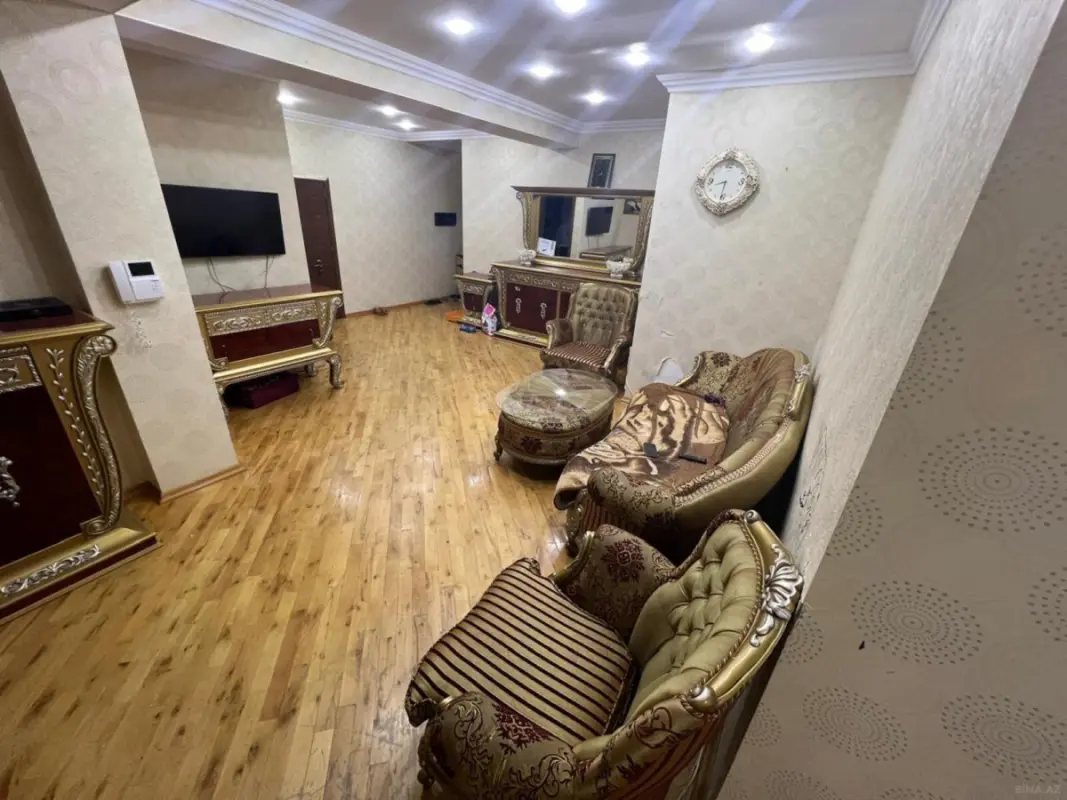 Satılır 3 otaqlı mənzil 140 m²