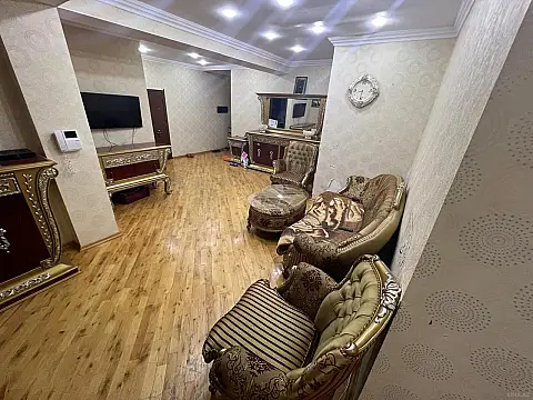 Satılır 3 otaqlı mənzil 140 m² — Bakı, 9-cu mikrorayon 3 otaq 140.00 m²