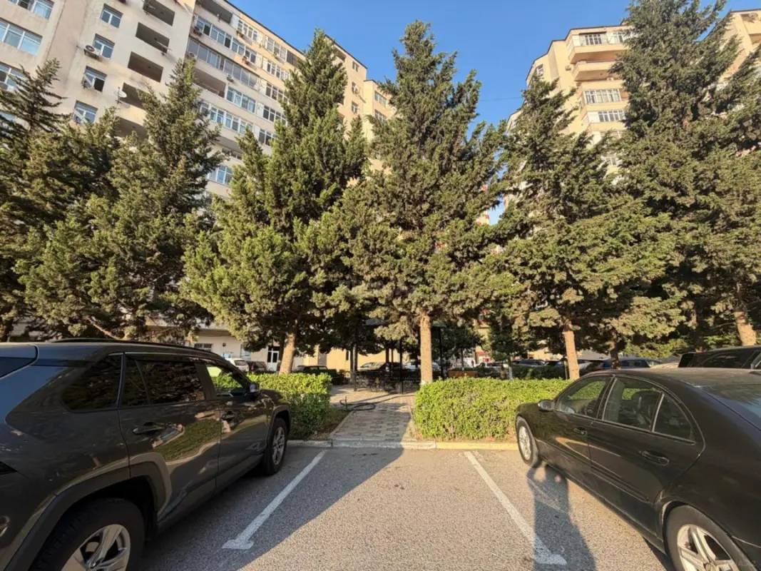 Kirayə verilir 3 otaqlı mənzil 145 m²