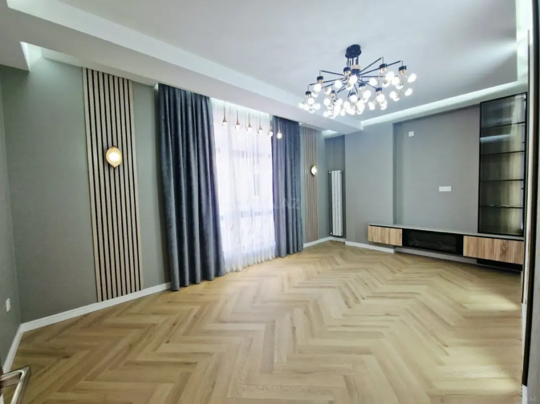 Satılır 2 otaqlı mənzil 77 m²
