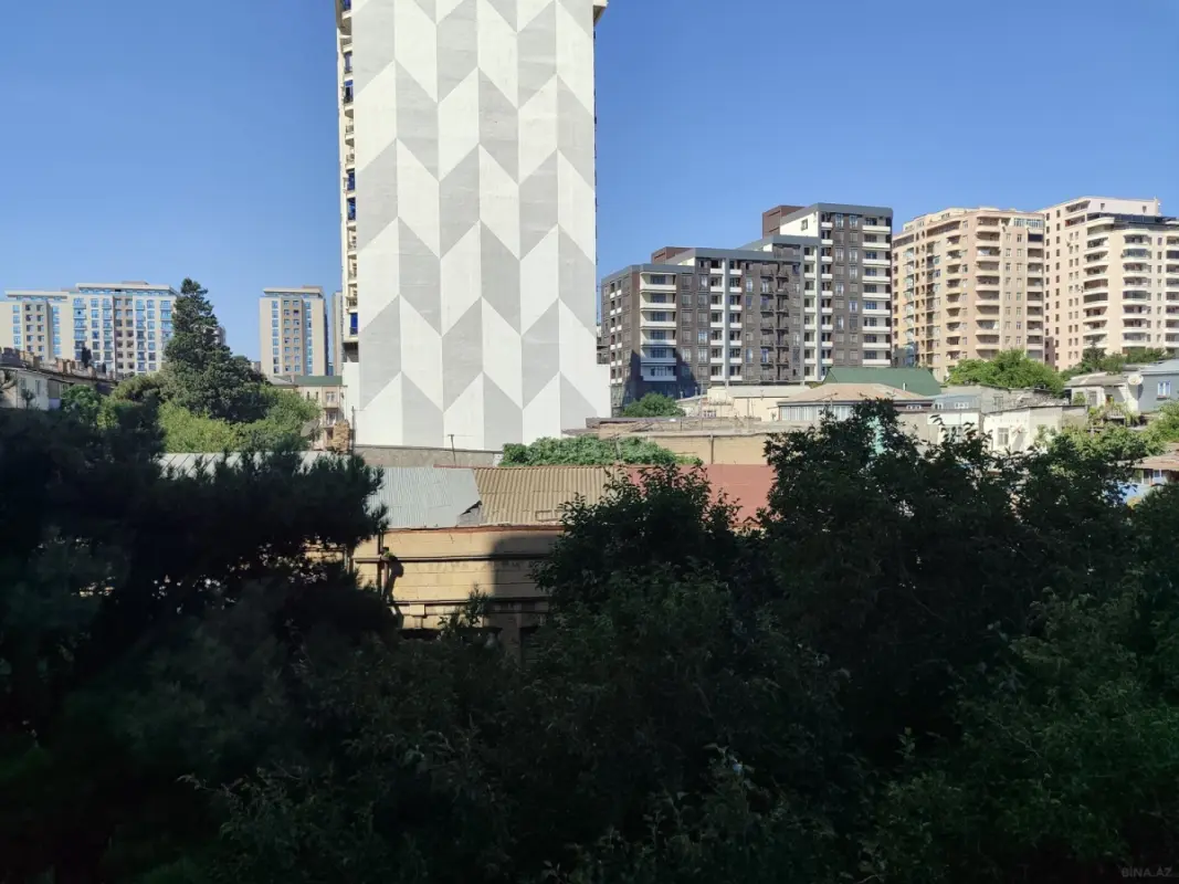 Satılır 3 otaqlı mənzil 117 m²