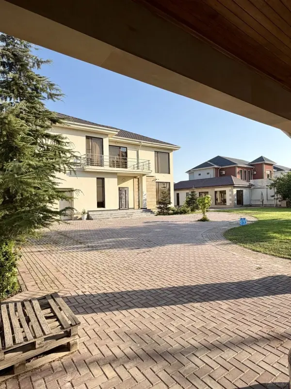 Satılır 6 otaqlı həyət evi 500 m²
