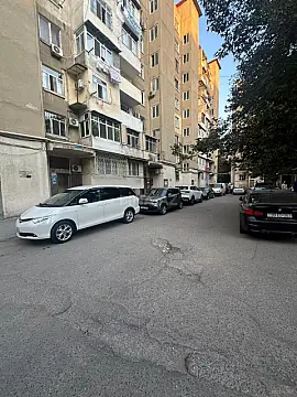 Satılır 3 otaqlı mənzil 80 m² — Bakı, Memar Əcəmi yanı 3 otaq 80.00 m²