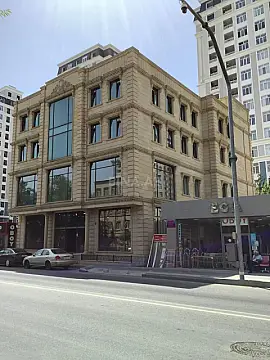 Kirayə verilir obyekt 1800 m² — Bakı 1800.00 m²