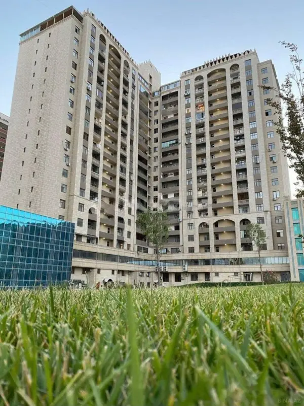 Satılır 3 otaqlı mənzil 155 m²