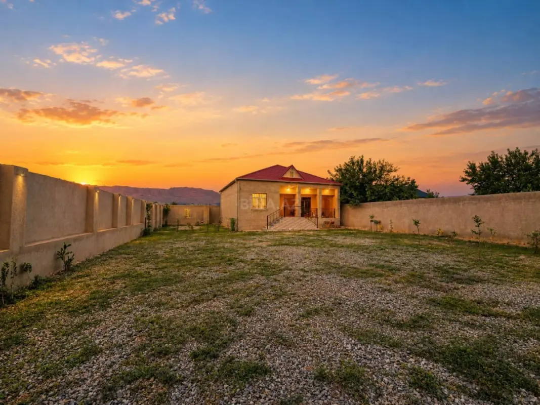 Satılır 4 otaqlı həyət evi 120 m²