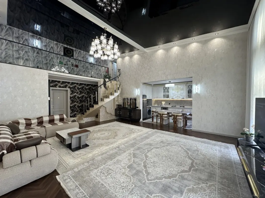 Satılır 4 otaqlı mənzil 145 m²