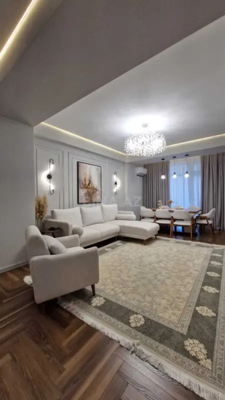 Satılır 4 otaqlı mənzil 181.2 m²