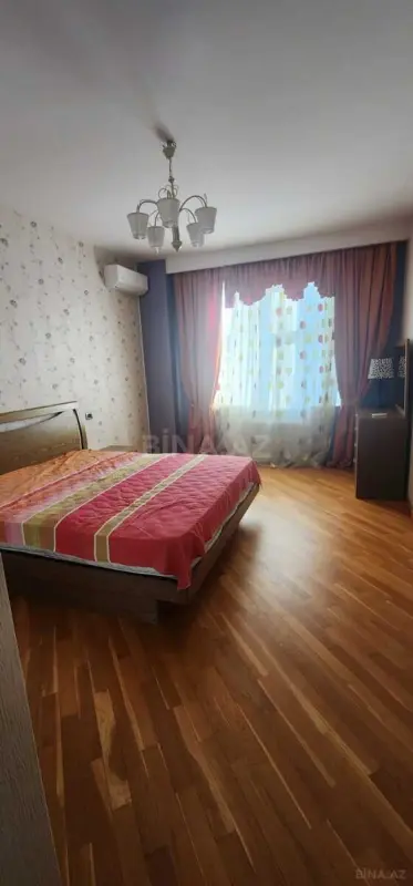 Kirayə verilir 2 otaqlı mənzil 95 m²