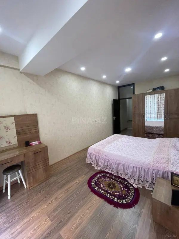 Kirayə verilir 2 otaqlı mənzil 65 m²