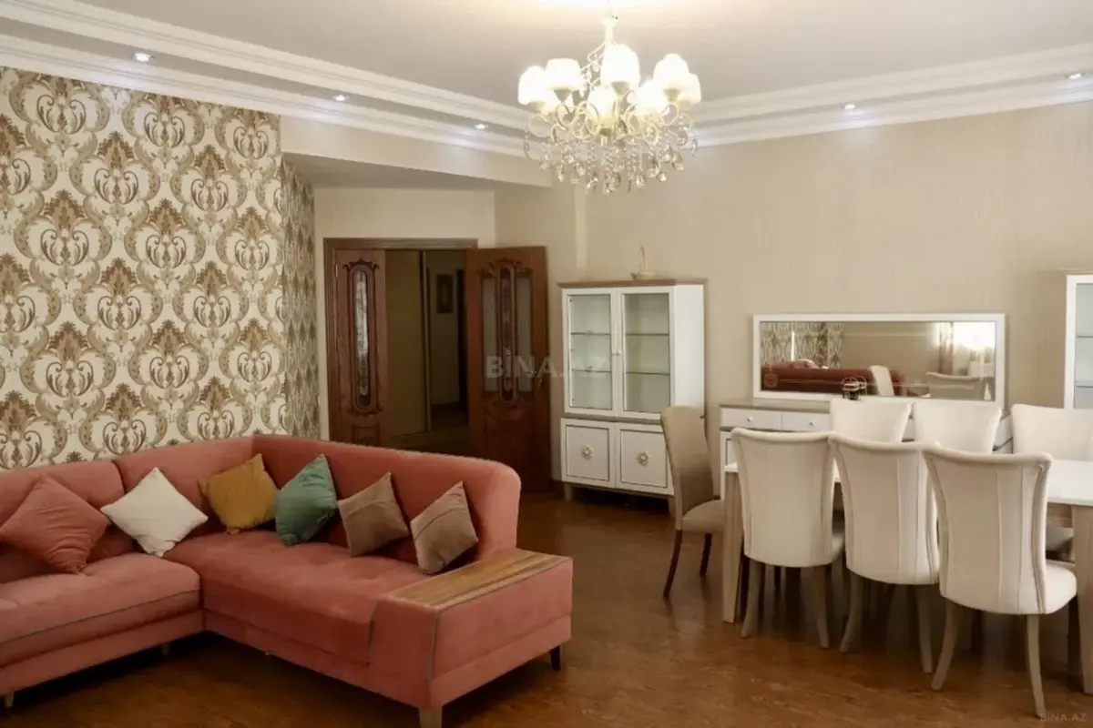 Kirayə verilir 3 otaqlı mənzil 150 m²