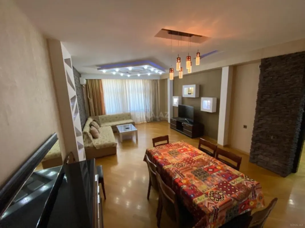 Satılır 2 otaqlı mənzil 105 m²