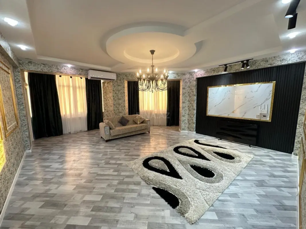 Satılır 4 otaqlı mənzil 150 m²