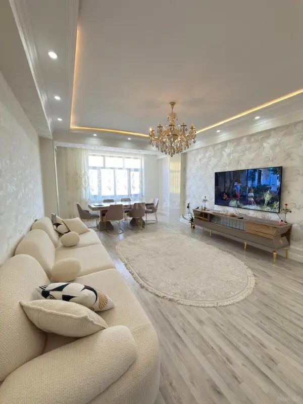 Satılır 3 otaqlı mənzil 122 m²