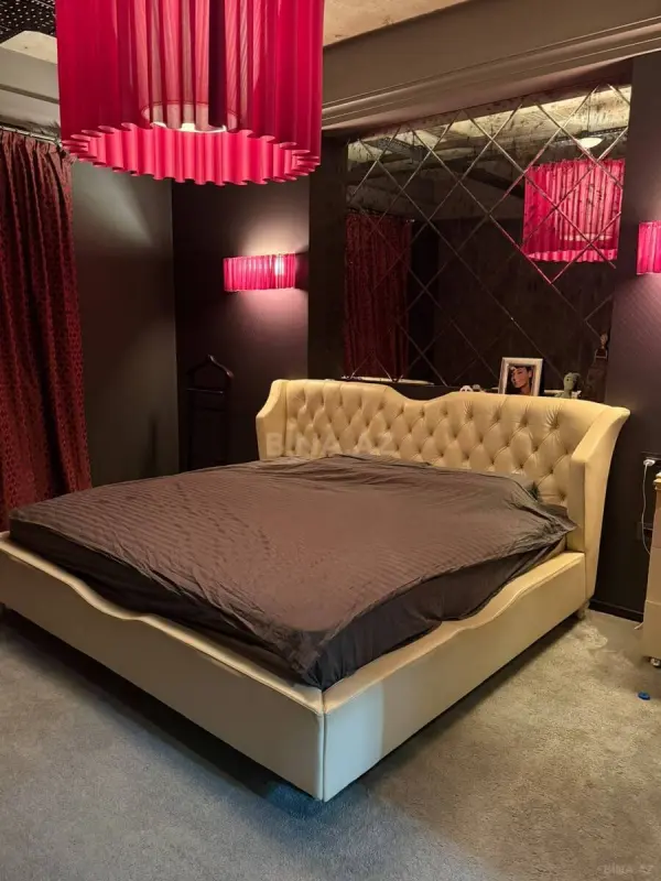 Kirayə verilir 4 otaqlı mənzil 198 m²
