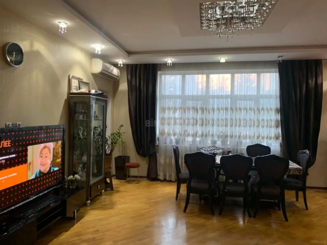 Satılır 3 otaqlı mənzil 160 m²
