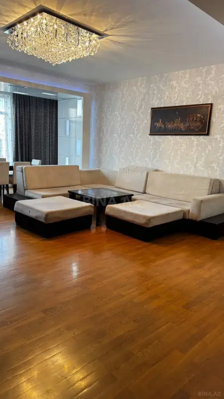Kirayə verilir 4 otaqlı mənzil 185 m²