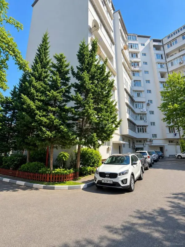 Satılır 3 otaqlı mənzil 110 m²