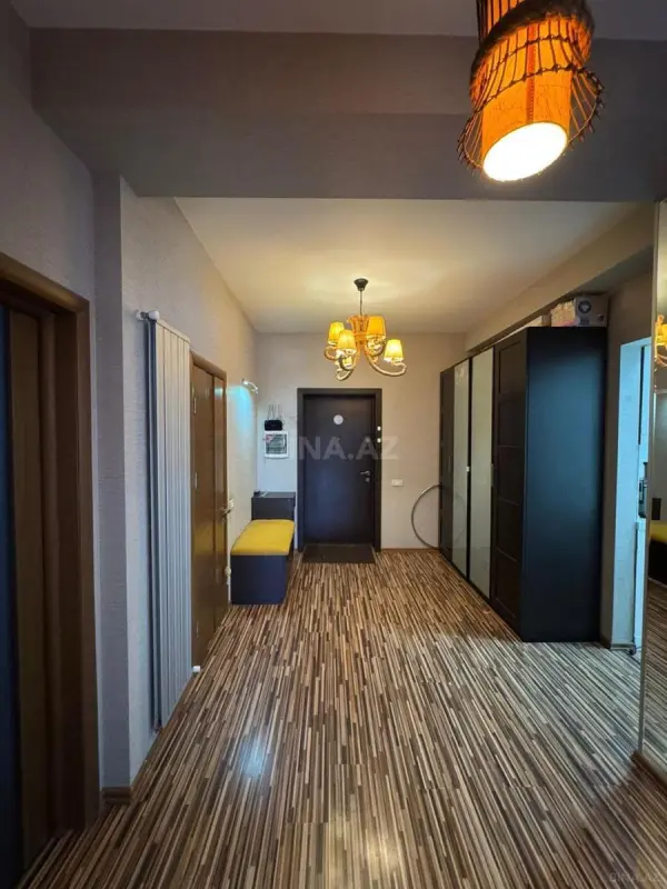 Satılır 3 otaqlı mənzil 117 m²
