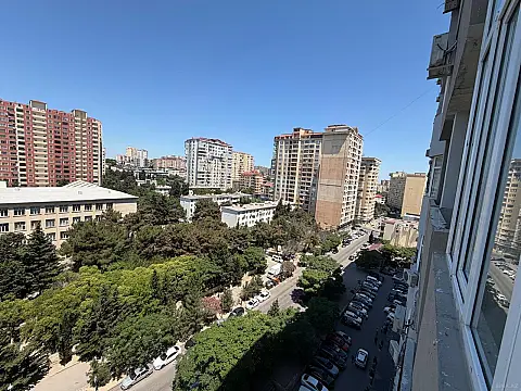 Satılır 3 otaqlı mənzil 130 m² — Bakı 3 otaq 130.00 m²