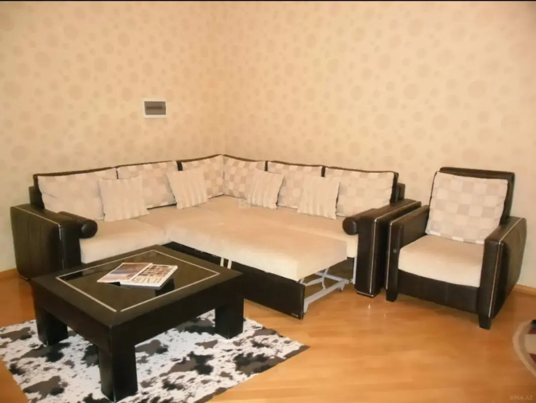 Kirayə verilir 2 otaqlı mənzil 90 m²