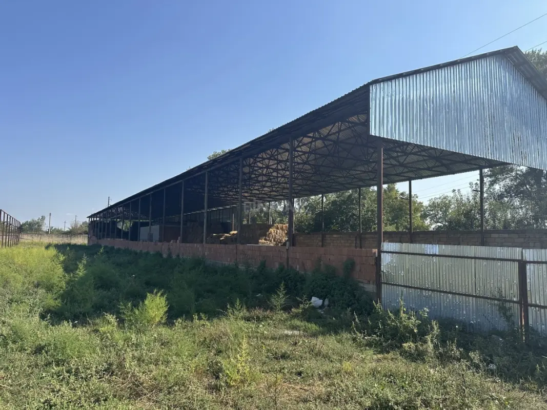 Satılır obyekt 1000 m²