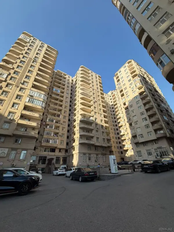 Satılır 3 otaqlı mənzil 110 m²