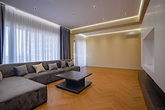 Kirayə verilir 3 otaqlı mənzil 160 m² — Bakı 3 otaq 160.00 m²