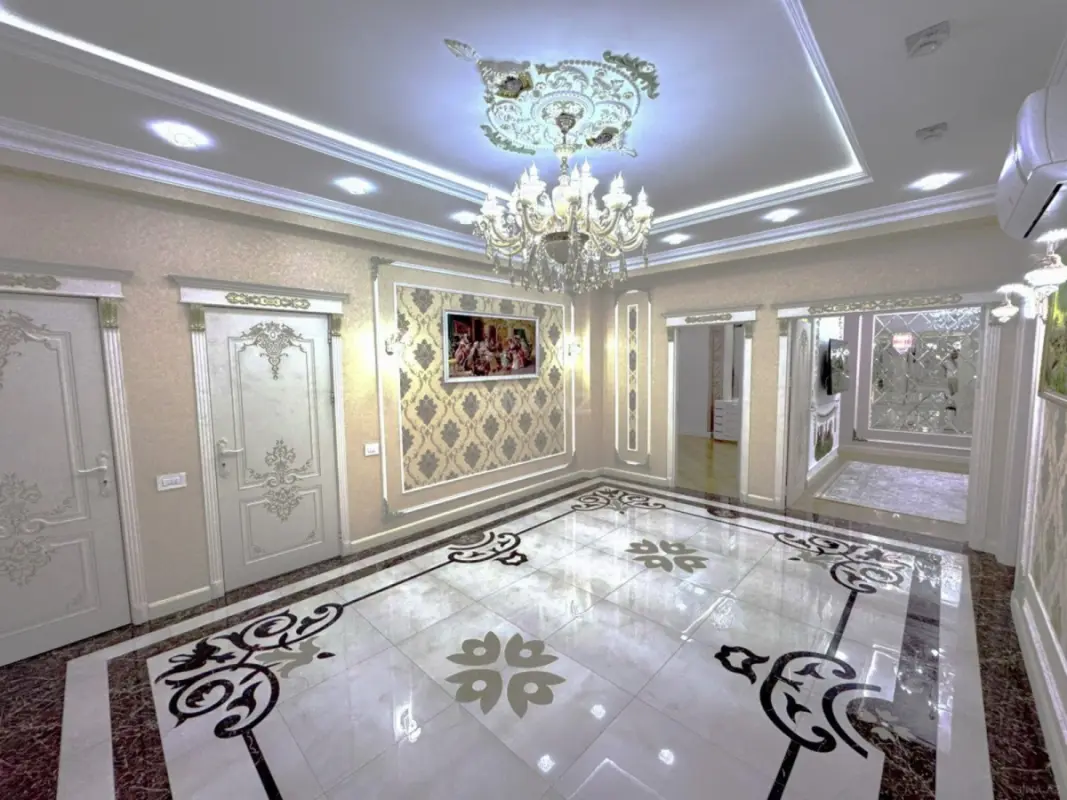 Satılır 3 otaqlı mənzil 145 m²