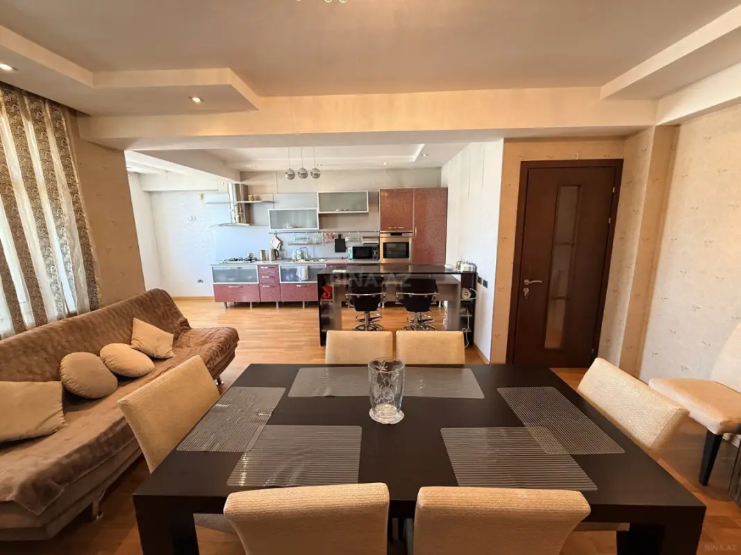 Satılır 2 otaqlı mənzil 102 m²