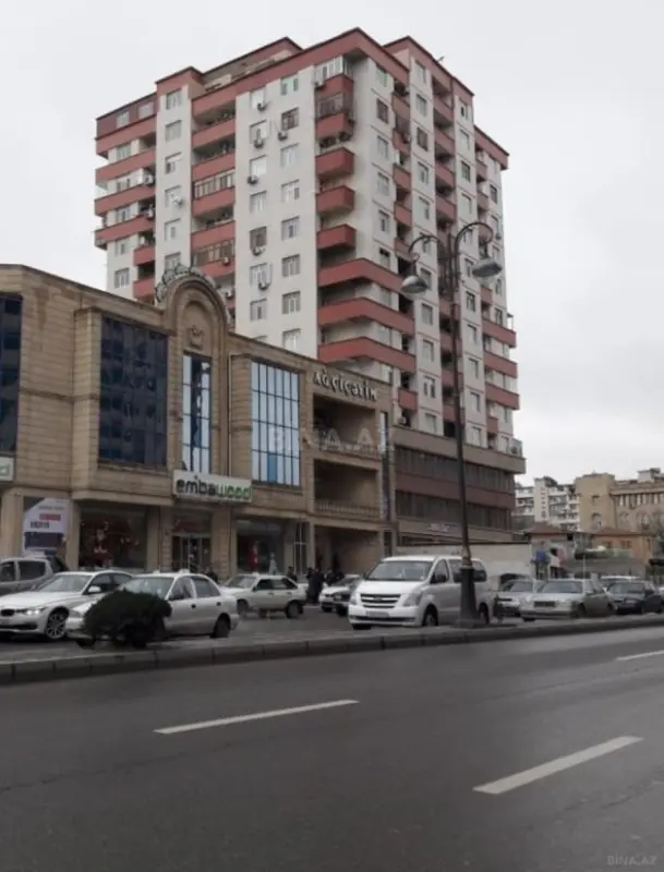 Satılır 3 otaqlı mənzil 120 m²