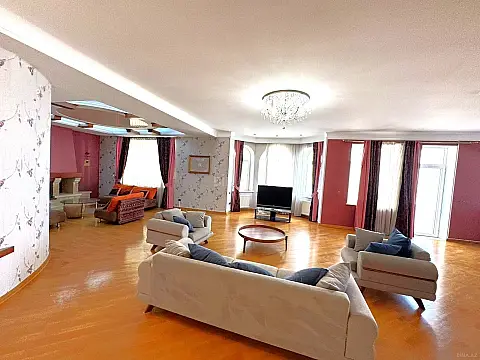 Kirayə verilir 4 otaqlı mənzil 300 m² — Bakı 4 otaq 300.00 m²