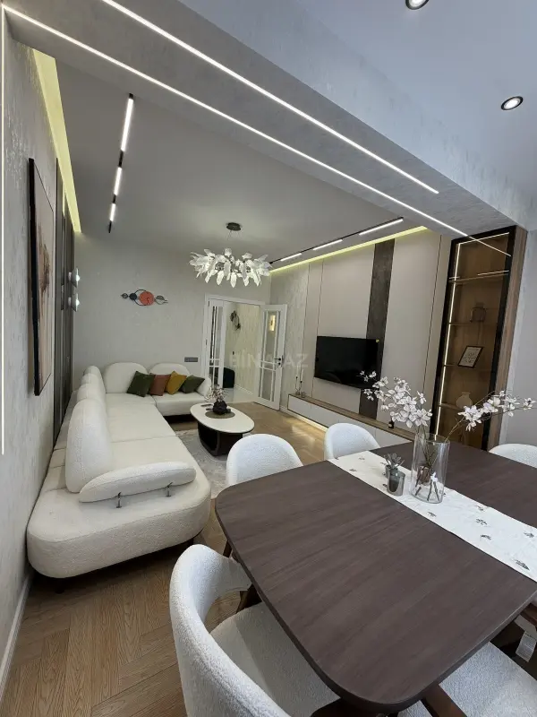 Satılır 3 otaqlı mənzil 117 m²