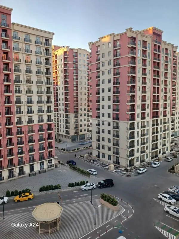 Satılır 2 otaqlı mənzil 76 m²