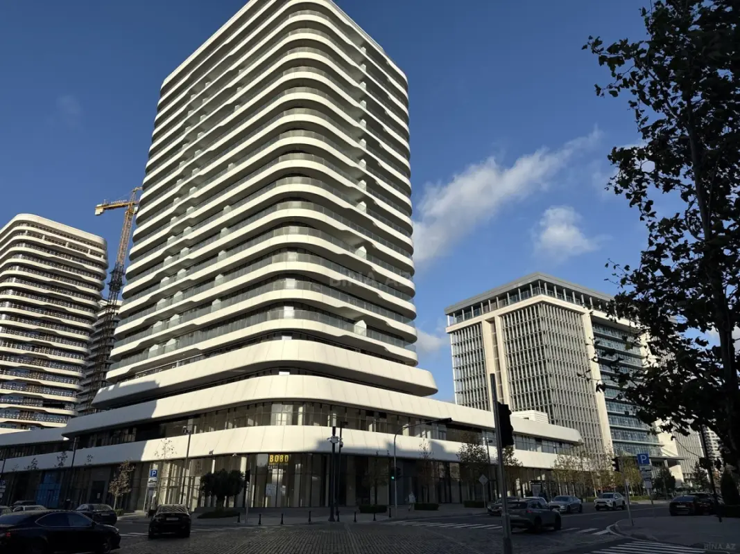 Satılır 4 otaqlı mənzil 225 m²