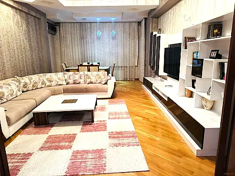 Kirayə verilir 3 otaqlı mənzil 135 m² — Bakı 3 otaq 135.00 m²
