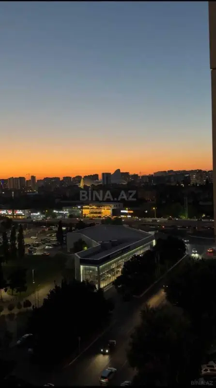 Satılır 2 otaqlı mənzil 68 m²
