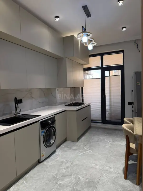 Kirayə verilir 2 otaqlı mənzil 88 m²