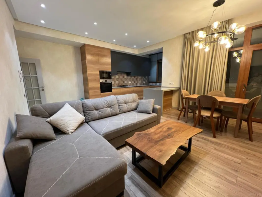 Kirayə verilir 2 otaqlı mənzil 90 m²