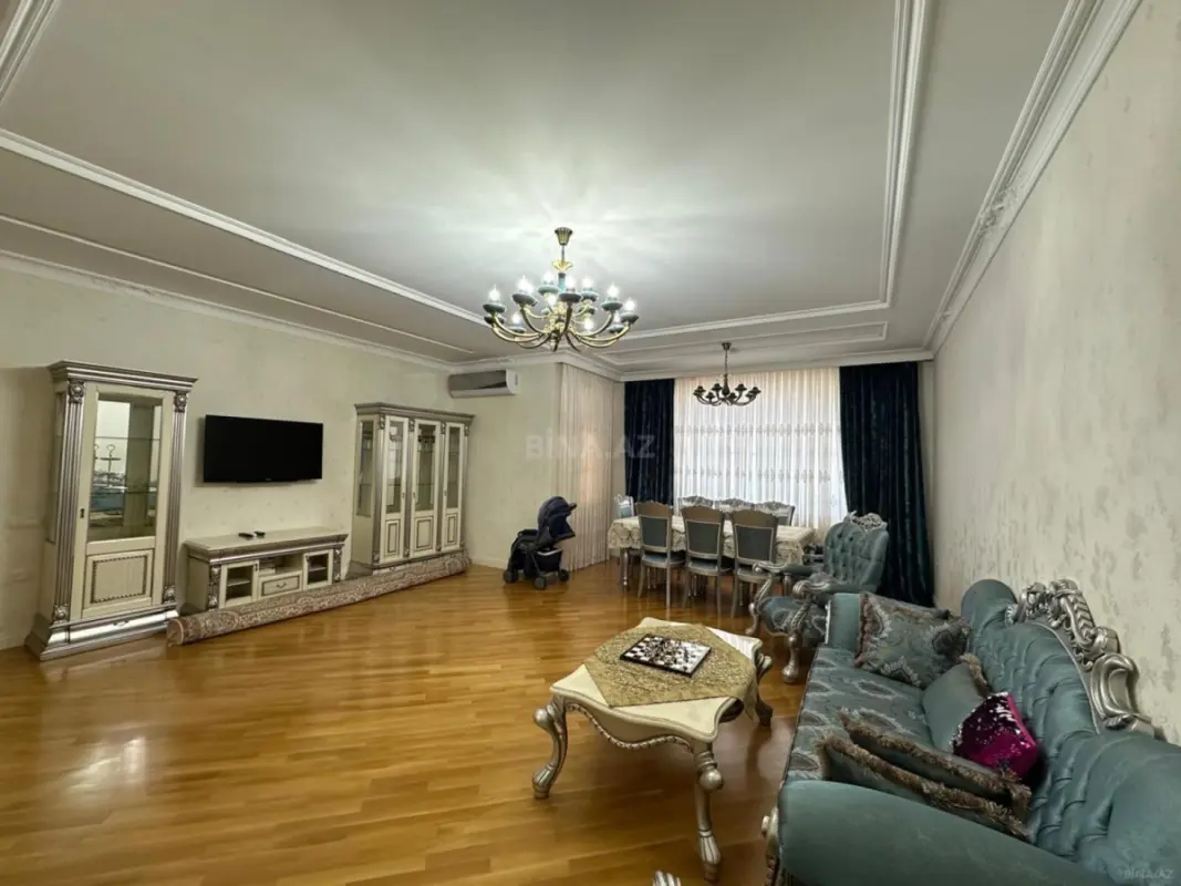 Kirayə verilir 4 otaqlı mənzil 176 m²