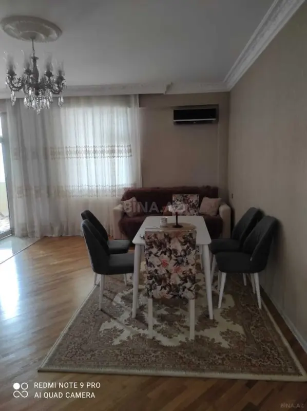Satılır 4 otaqlı mənzil 189 m²